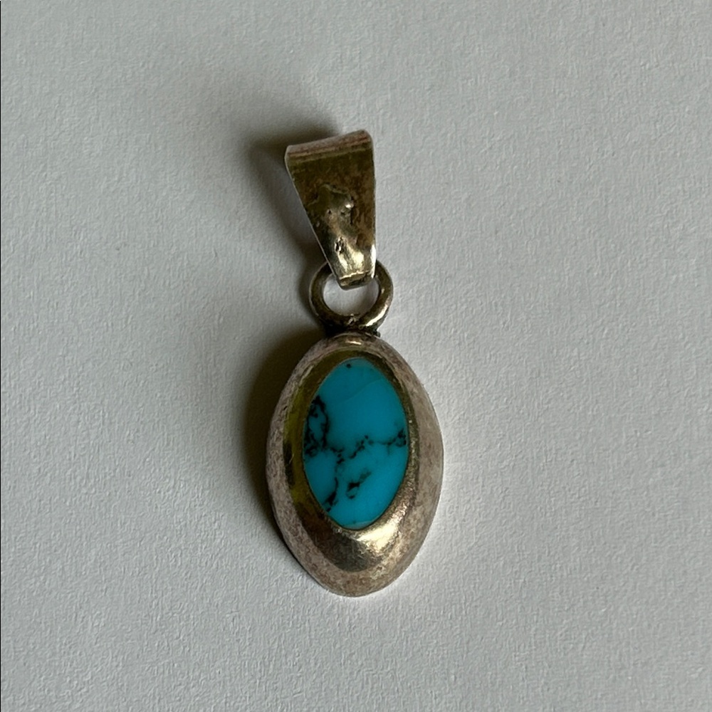 Turquoise Oval Pendant Necklace Charm in Blue and 925 Sterling Silver